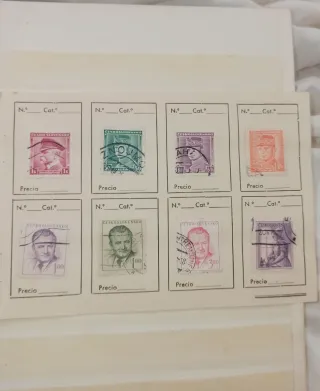 Álbum 64 Sellos Checoslovaquia- Eslovenia-Yugoslav