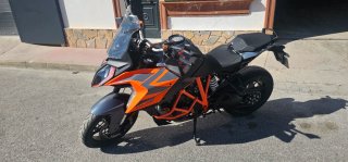 Motos