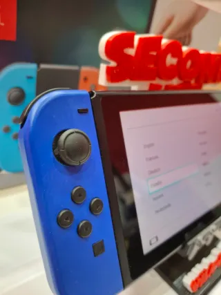 Nintendo Switch V2 Azul/Amarilla Completa
