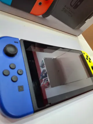Nintendo Switch V2 Azul/Amarilla Completa