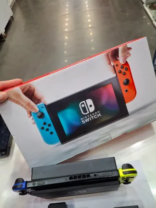 Nintendo Switch V2 Azul/Amarilla Completa
