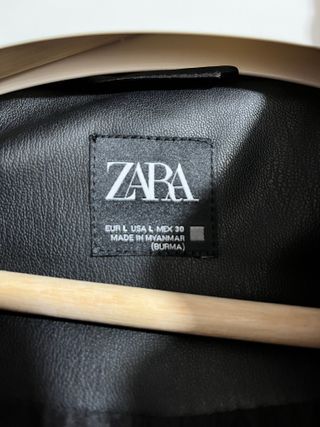 Abrigo polipiel acolchado Zara