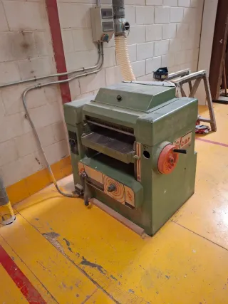 Regruesadora de carpintería