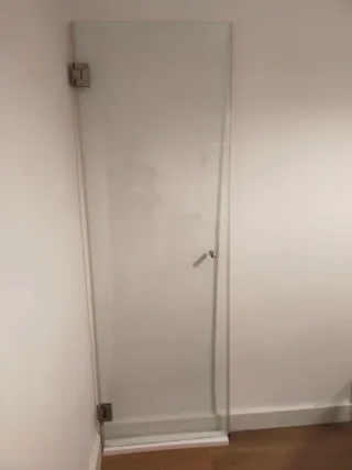 Puerta de cristal templado