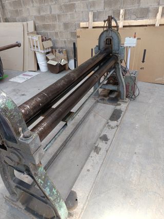 Curvadora de chapa industrial