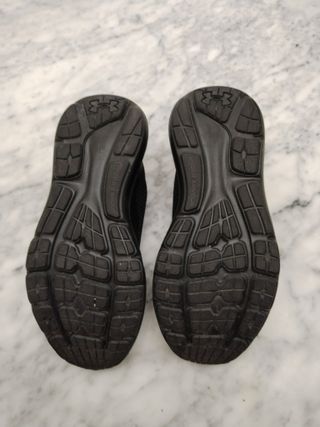 Scarpe Under Armour donna nere 38,5