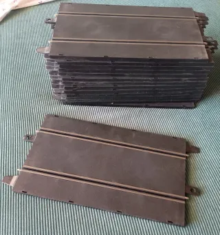 Lote Scalextric: 28 pistas, 2 coches