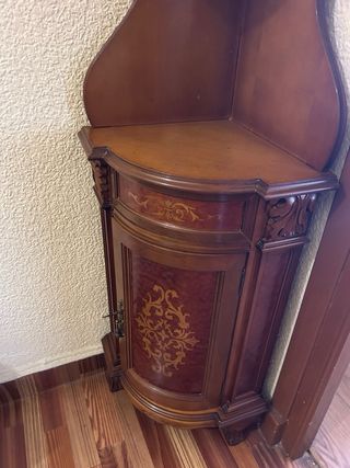 Mueble esquinero de madera