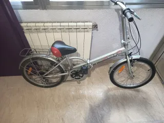 Bicicleta plegable plateada