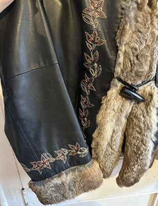 Chaqueta de piel ovina con pelo de conejo