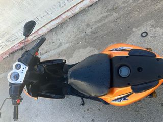 Yamaha Aerox Scooter Naranja/Negro