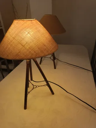 Lámpara Trípode Mid Century Tela y Madera