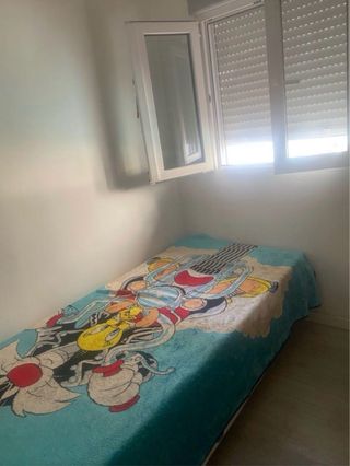 Alquilo habitacion en villaverde bajo SOLO CHICA