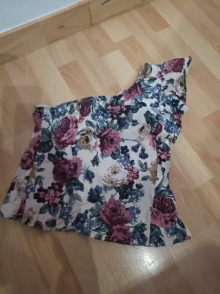 Blusa Stradivarius floral talla L