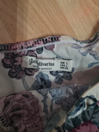 Blusa Stradivarius floral talla L