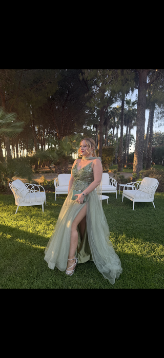 Abito cerimonia verde salvia con coprispalle