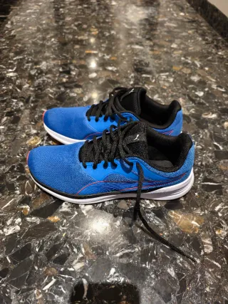 Zapatillas Puma Azules y Negras