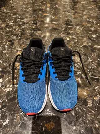 Zapatillas Puma Azules y Negras