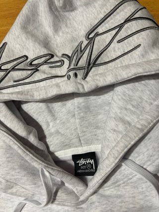 Sudadera Stüssy Gris con Logo