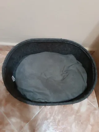 Cama ovalada para mascotas gris