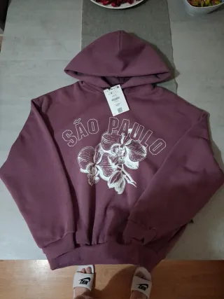Sudadera Bershka S. Paulo Flores Talla XS