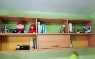 Estantería madera con cajón