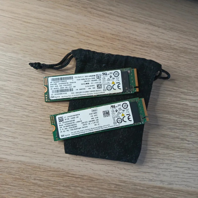2x SK hynix SSD NVMe 256GB (512GB Total)