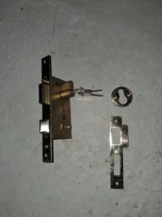 Cerradura de embutir