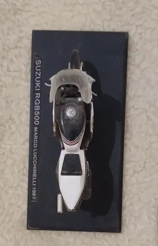 Modellino Suzuki RGB500 Marco Lucchinelli 1981