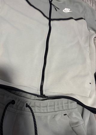 Conjunto Nike Tech Fleece Gris Talla S