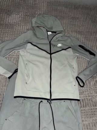 Conjunto Nike Tech Fleece Gris Talla S
