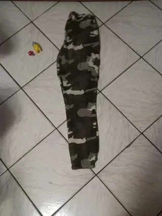 Pantaloni Cargo camouflage y2k