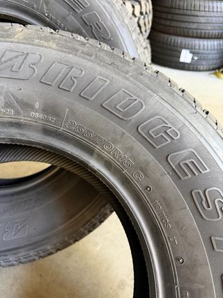Bridgestone Dueler 255/70R15 112/110 LT