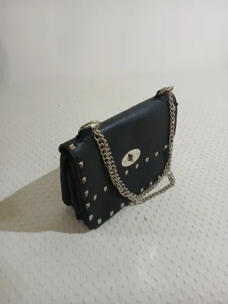 Bolso negro tachuelas cadena nuevo