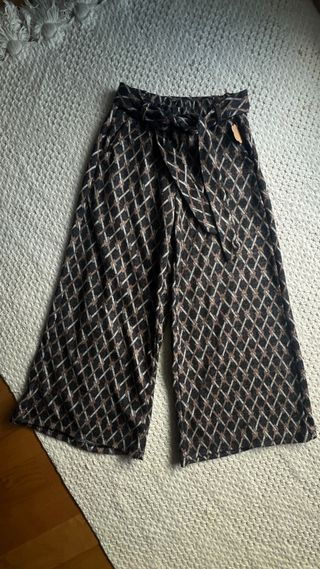 Pantalón ancho estampado “New Collection”