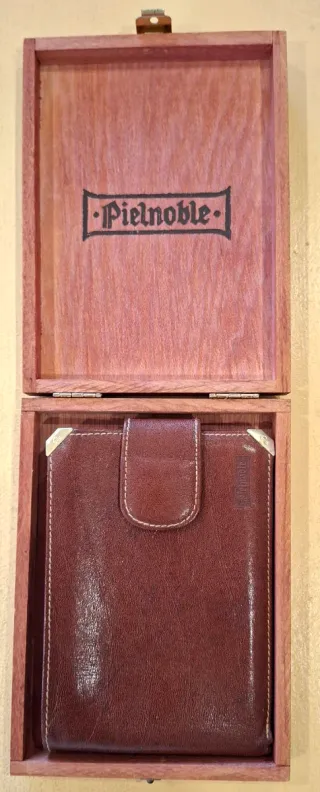 Cartera de cuero Pielnoble