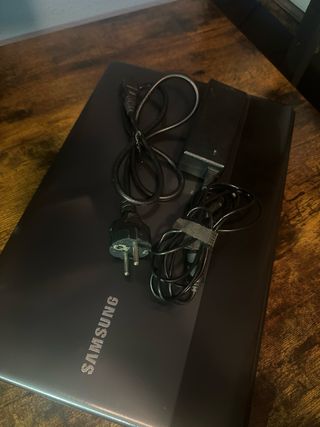 Samsung NP300E5C-U02ES Portátil