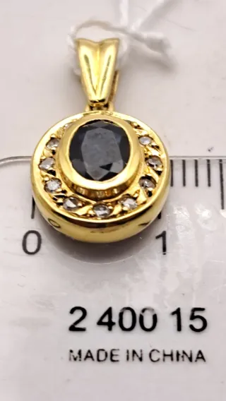 Colgante Oro 18k con Zafiro y circonitas