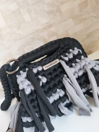 Clutch bag crochet con frange e tracolla