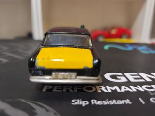 Taxi Mercedes Benz 250 Coupe Pilen