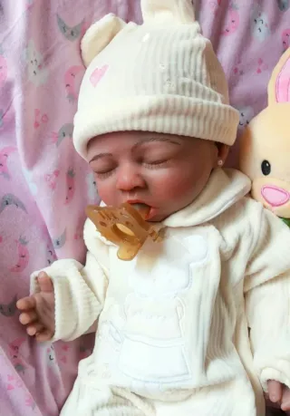 Bebé reborn silicona sistema pipi niña