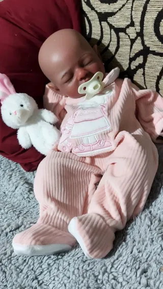 Bebé reborn silicona sistema pipi niña