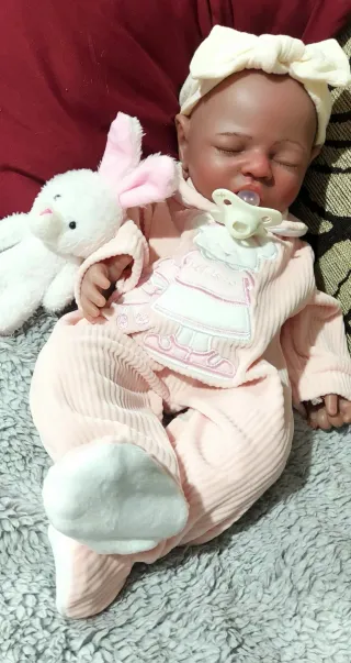Bebé reborn silicona sistema pipi niña