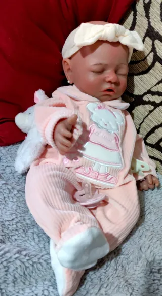Bebé reborn silicona sistema pipi niña