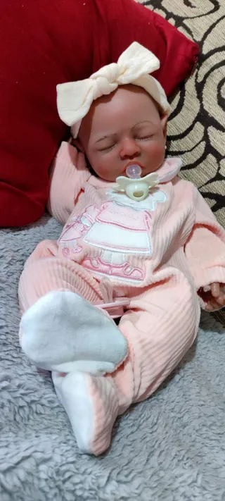 Bebé reborn silicona sistema pipi niña