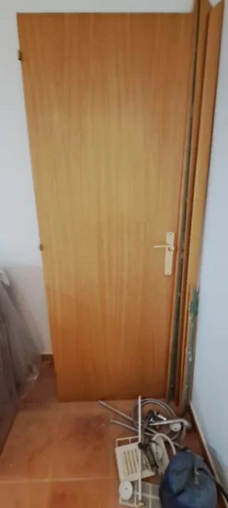 Puerta interior de madera