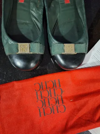 Zapatos CH Hebilla cplor Verde logo dorado