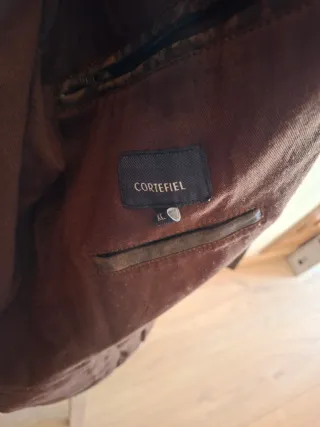 Chaqueta de piel marrón