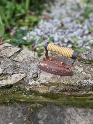 Plancha antigua de hierro