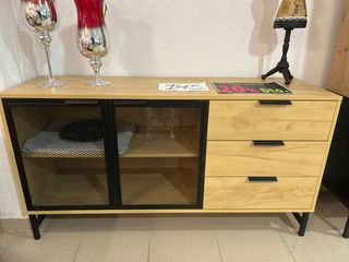 Aparador Roble con Rejilla Metálica